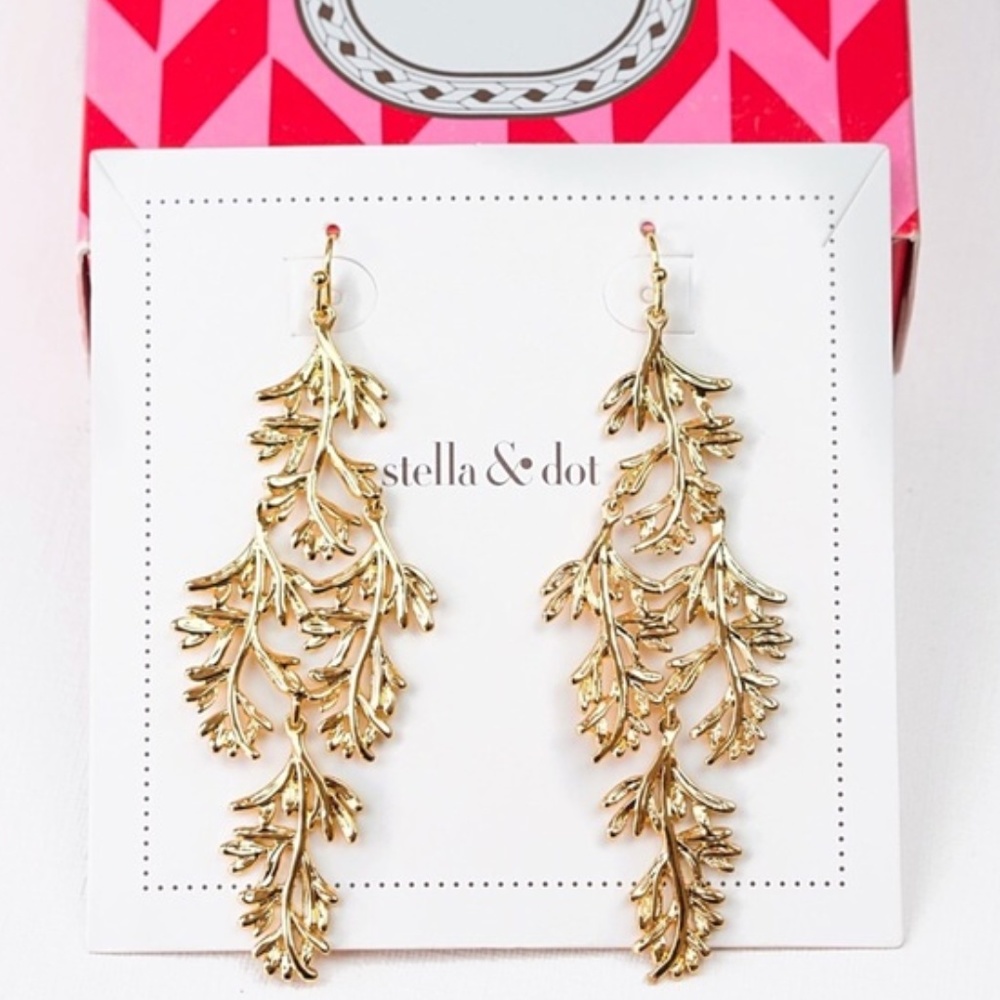 :: Stella & Dot Grace Chandeliers Gold Earrings - Picture 7 of 7